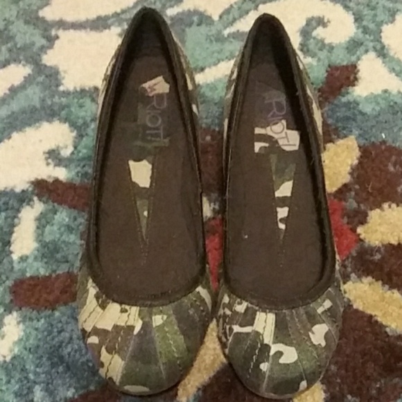 Camo woman's wedge shoes - Picture 3 of 3